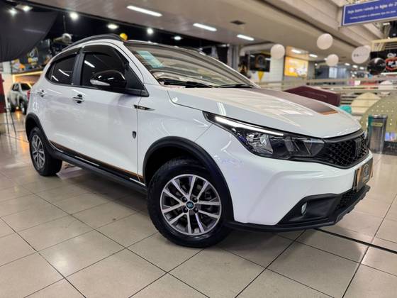 FIAT ARGO 1.3 FIREFLY FLEX TREKKING CVT FIAT ARGO 1.3 FIREFLY FLEX TREKKING CVT